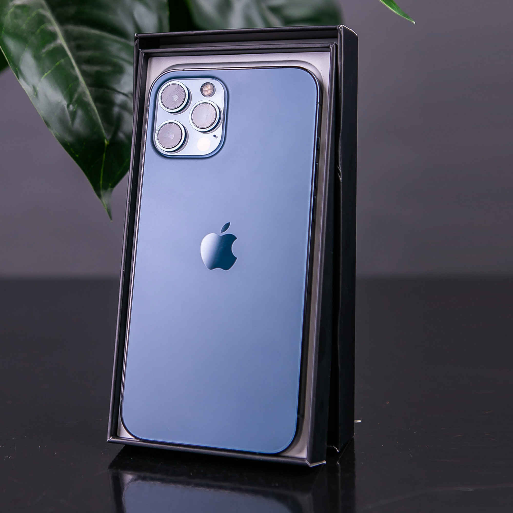 iPhone 12 Pro Max 256gb, Pacific Blue (MGDF3) б/у